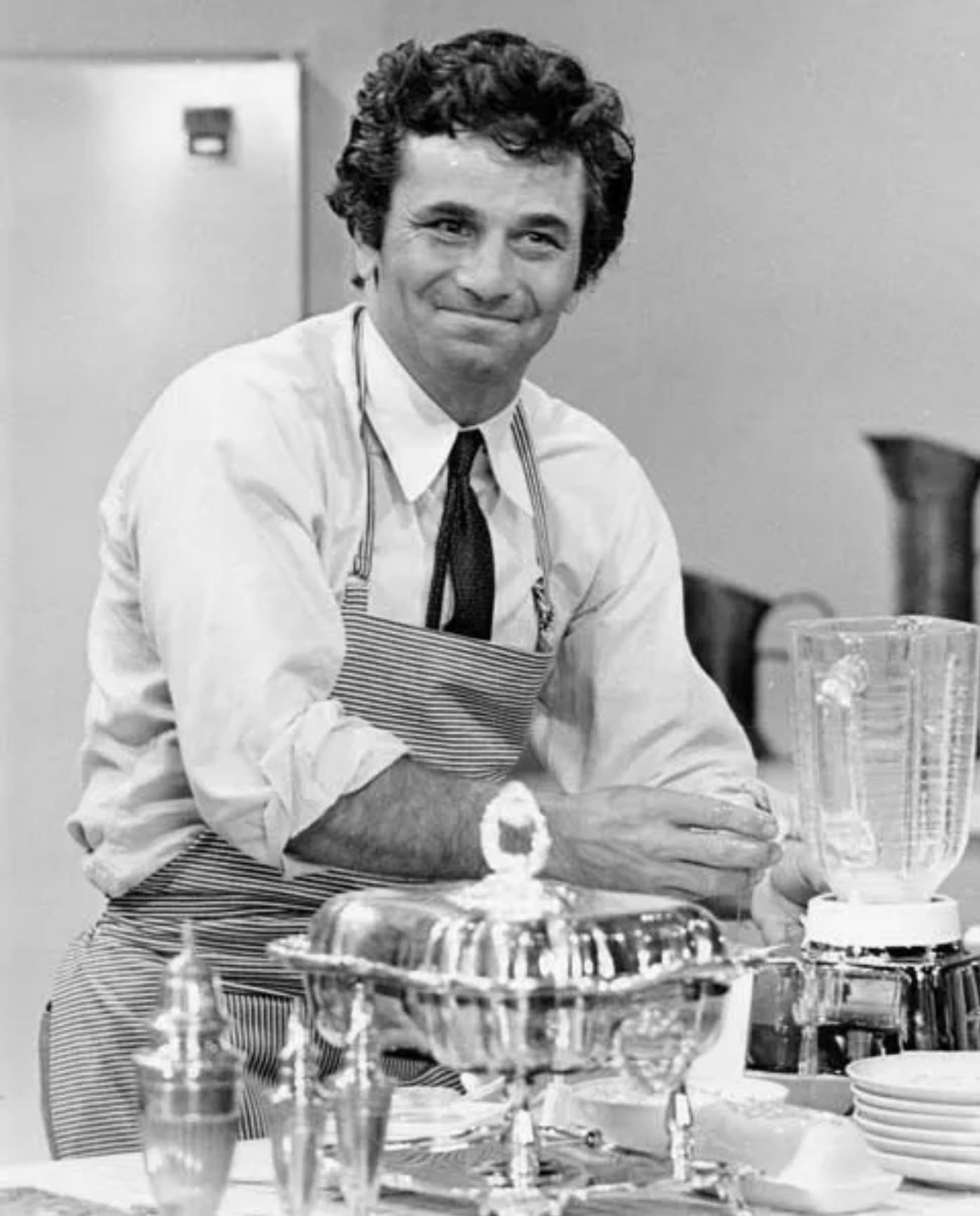 The world always seems a little brighter after watching #Columbo cooking in ‘Double Shock’ 🙂
—————————
#ltcolumbo #Columbo #peterfalk  #classictv #70s #1973