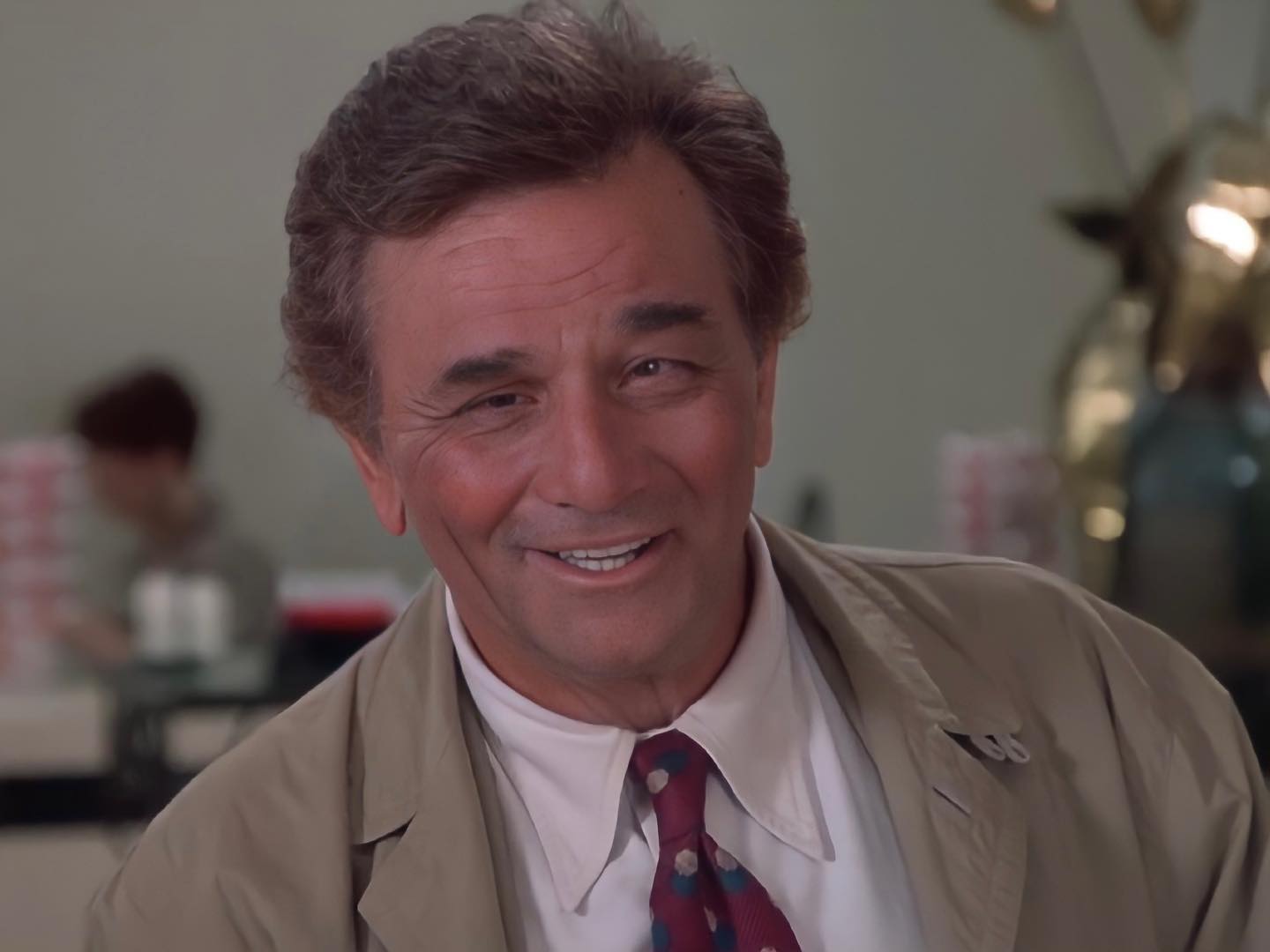 🚨 TIMELINE CLEANSER 🚨 Adorable grandpa Columbo with his new tie in 1993’s ‘It’s All in the Game’ 😊
—————————
#ltcolumbo #Columbo #peterfalk  #classictv #90s #1993